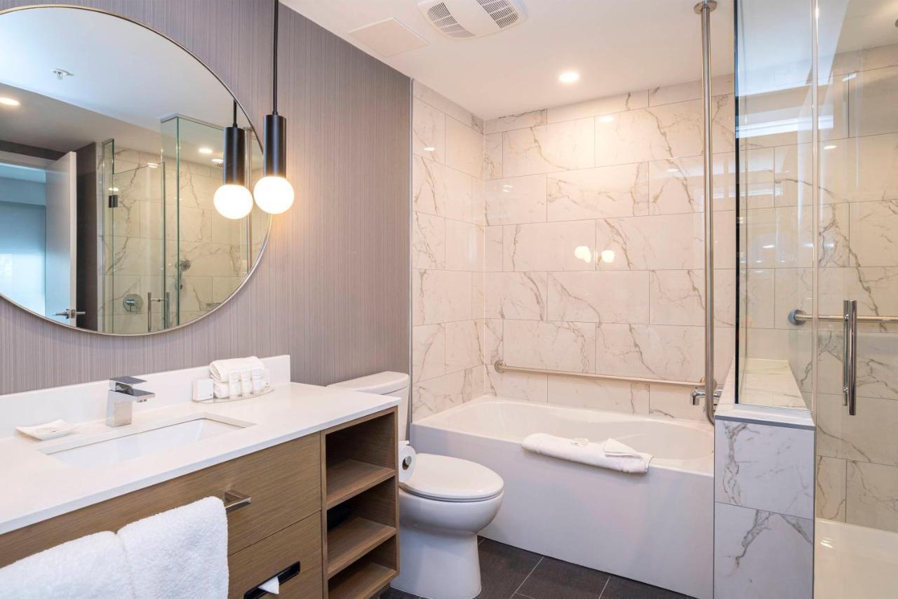 Sandman Signature Sherwood Park Hotel Экстерьер фото