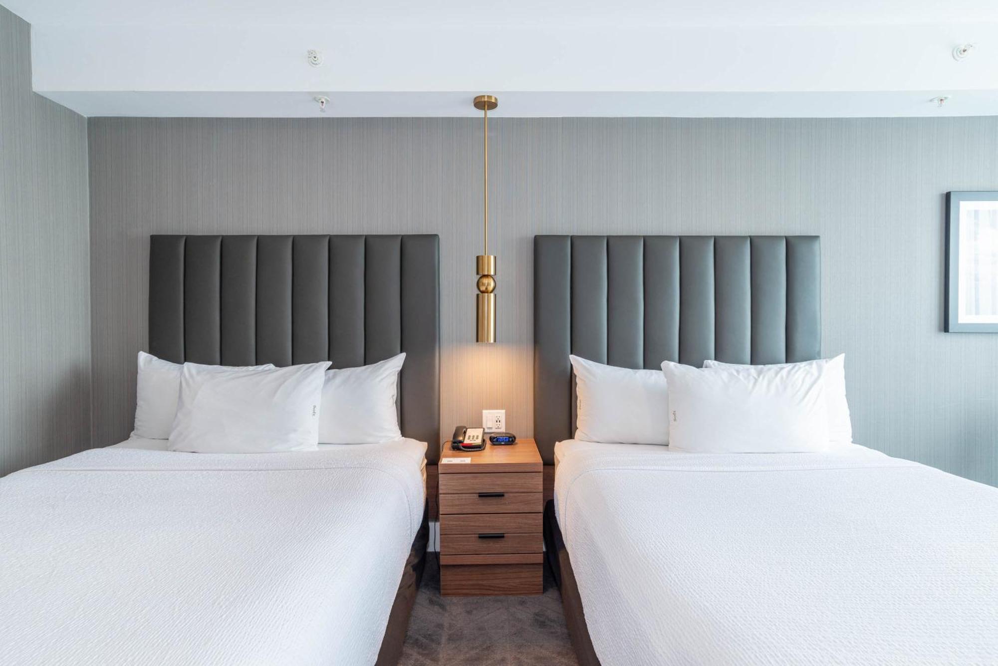 Sandman Signature Sherwood Park Hotel Экстерьер фото