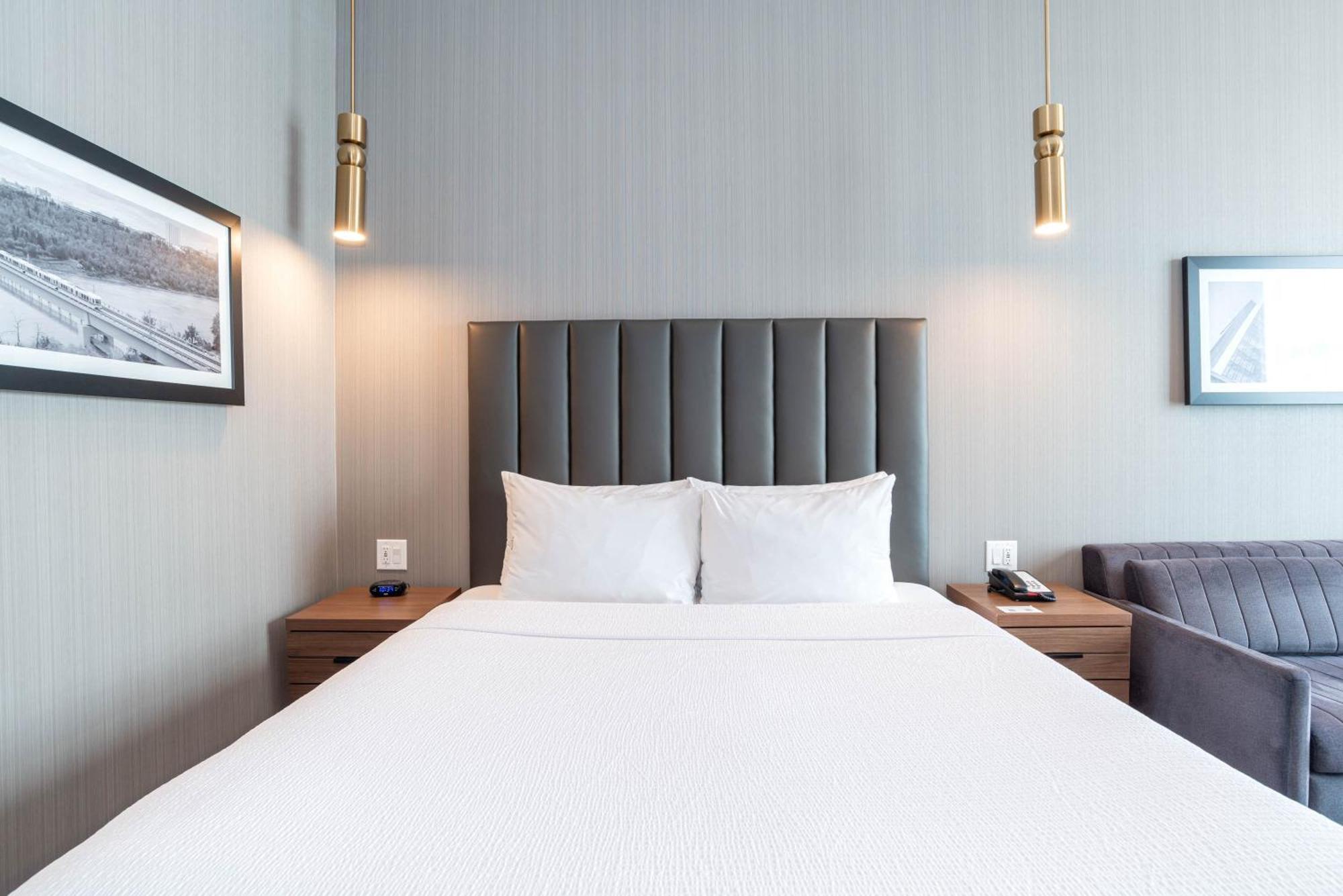 Sandman Signature Sherwood Park Hotel Экстерьер фото