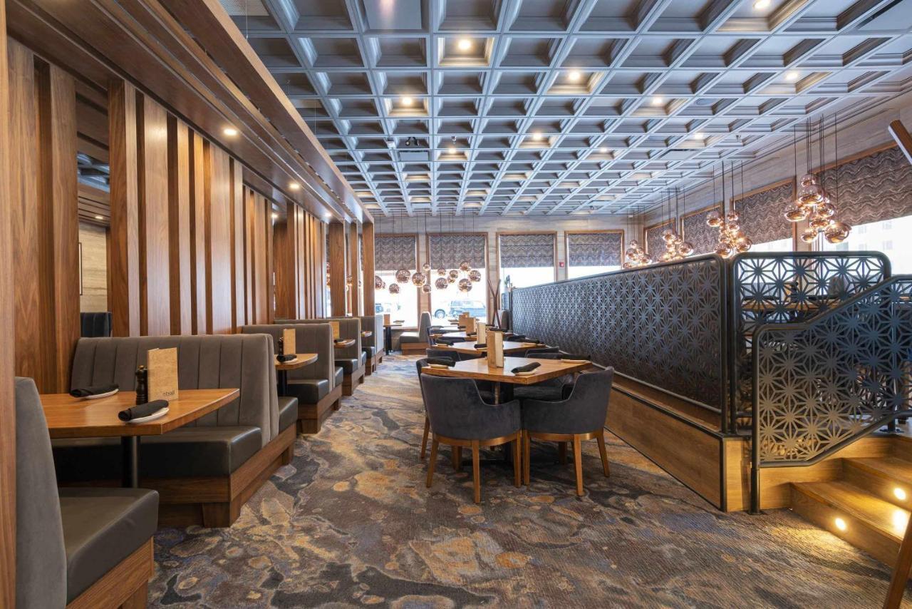 Sandman Signature Sherwood Park Hotel Экстерьер фото