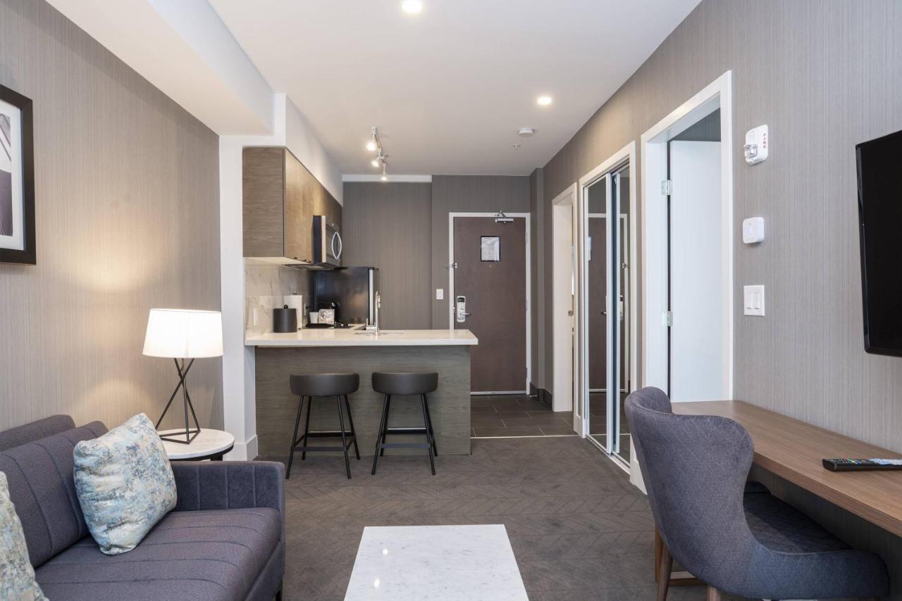Sandman Signature Sherwood Park Hotel Экстерьер фото